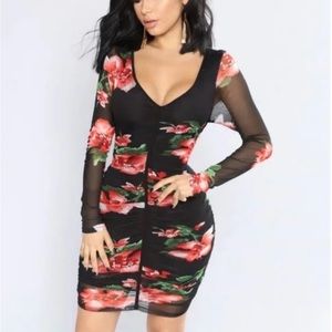 Fashion Nova Ruched Stretchy Floral Black Dress - Small